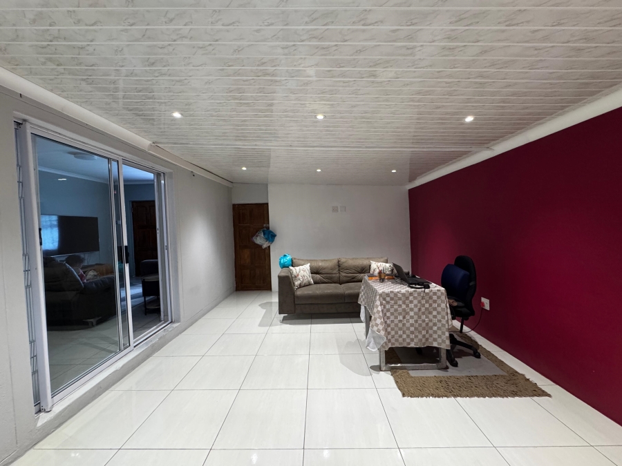 2 Bedroom Property for Sale in Gaylee Western Cape